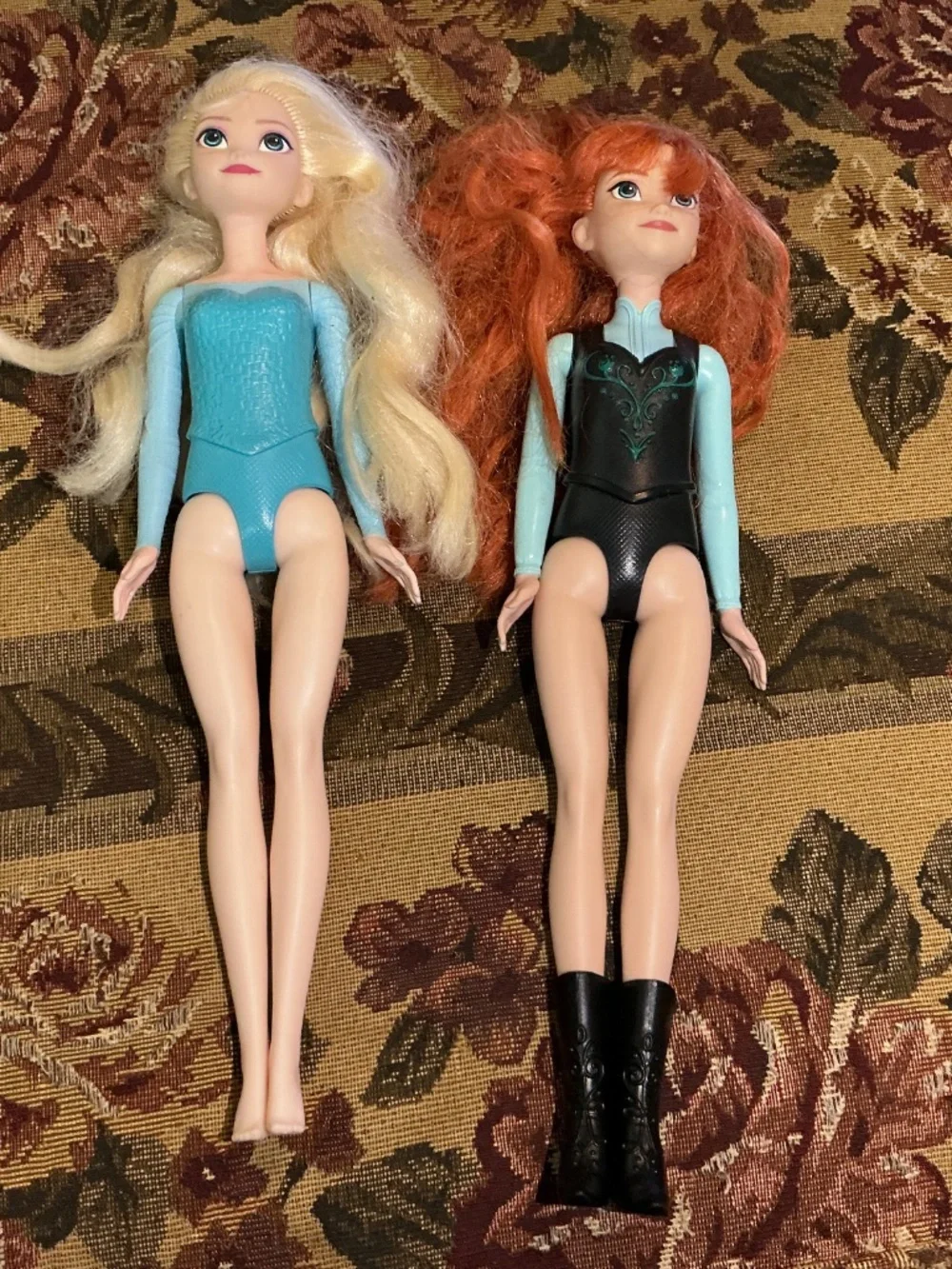 2022 Disney Frozen Mattel Anna And Elsa dolls
